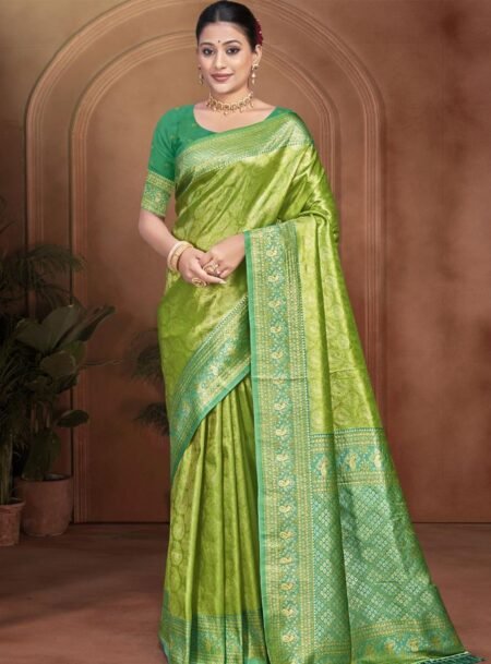 Green Kanjivaram Silk Saree With Blouse Piece