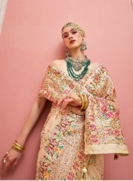 Cream Kashmiri Silk Saree With Blouse Piece
