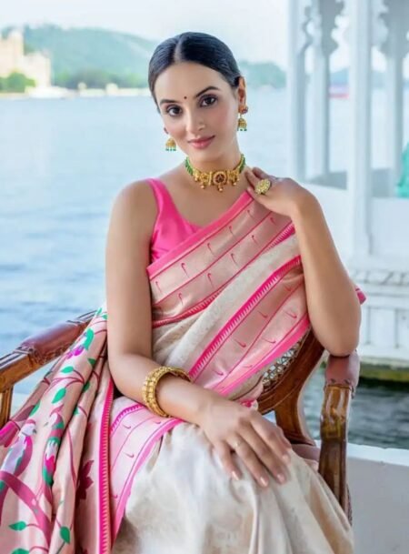 Cream Soft Kanjivaram Silk Blend Saree With Blouse Piece