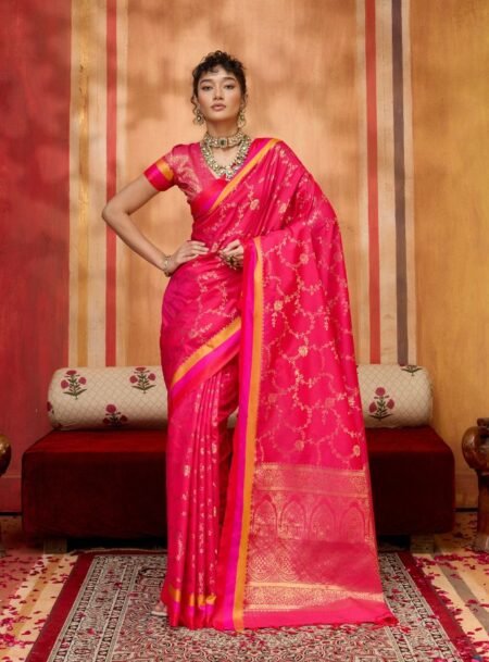 Red Soft Silk Handloom Saree With Blouse Piece