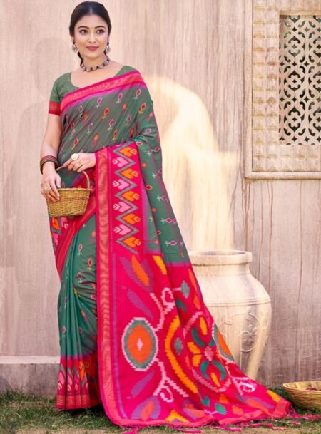 Grey Pochampalli Silk Saree With Blouse Piece